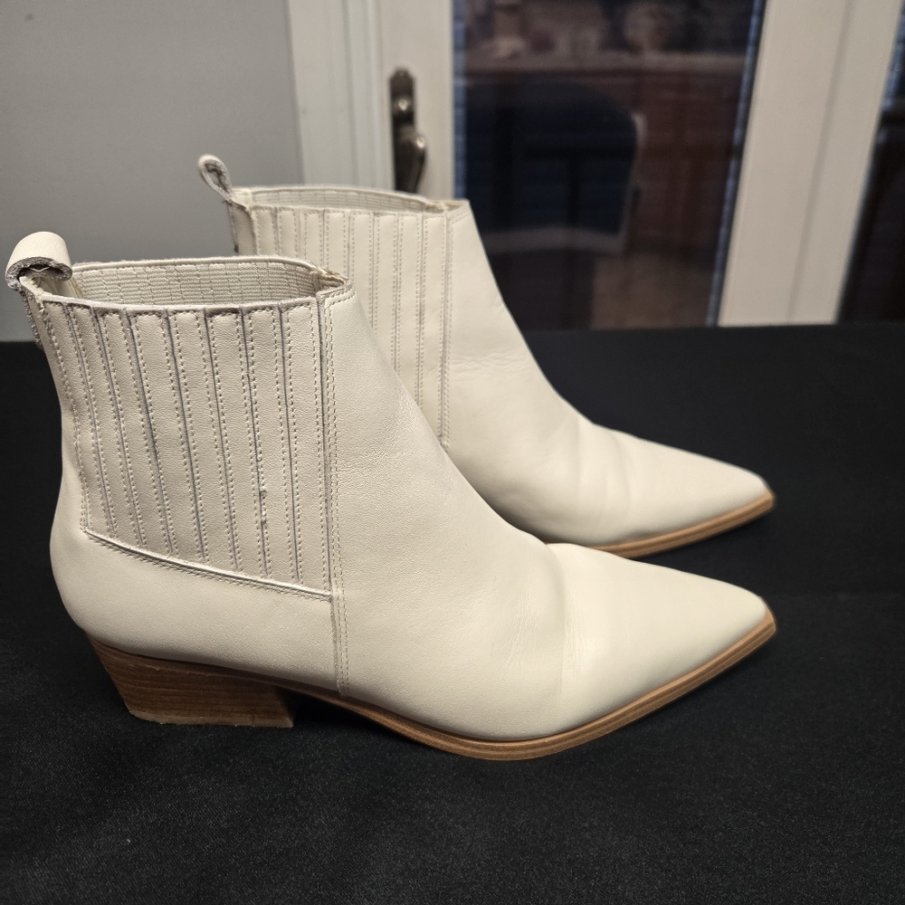 Marc Fisher Ltd Yarita Bootie Ivory Bone Western Chelsea Boot Hipster 8.5